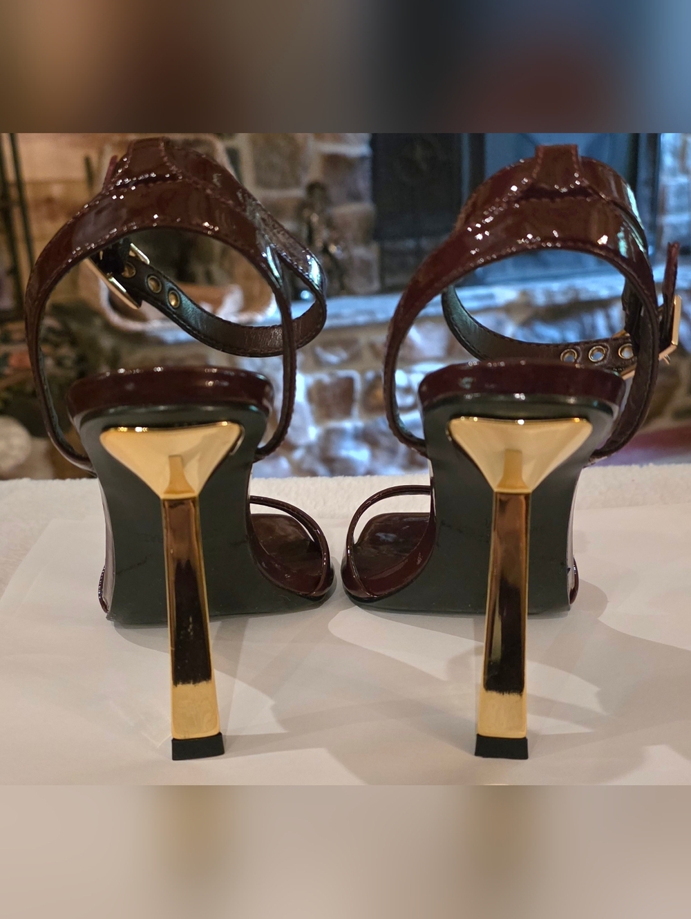Steve Madden Burgundy And Gold Heels. - Picture 6 of 7